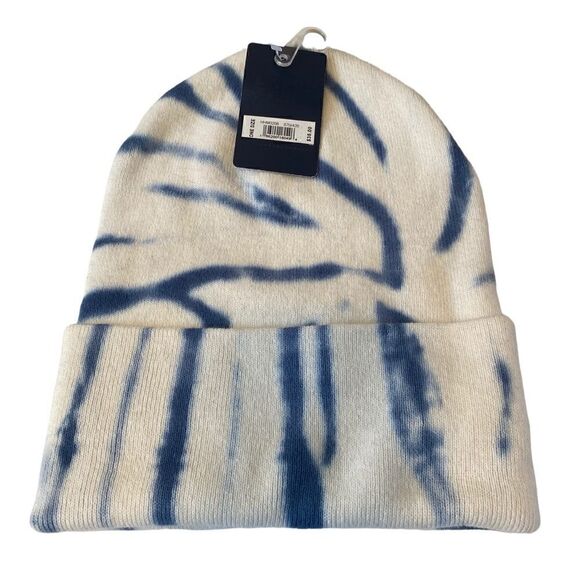 Tie-Dye Blue & White Clover Unisex Beanie - Picture 4 of 6